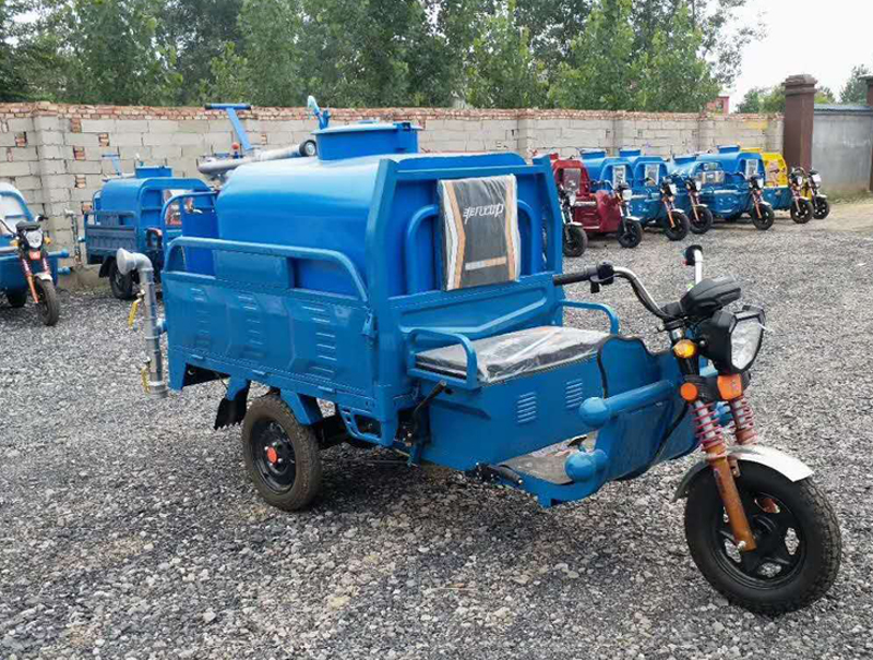 环卫三轮洒水车